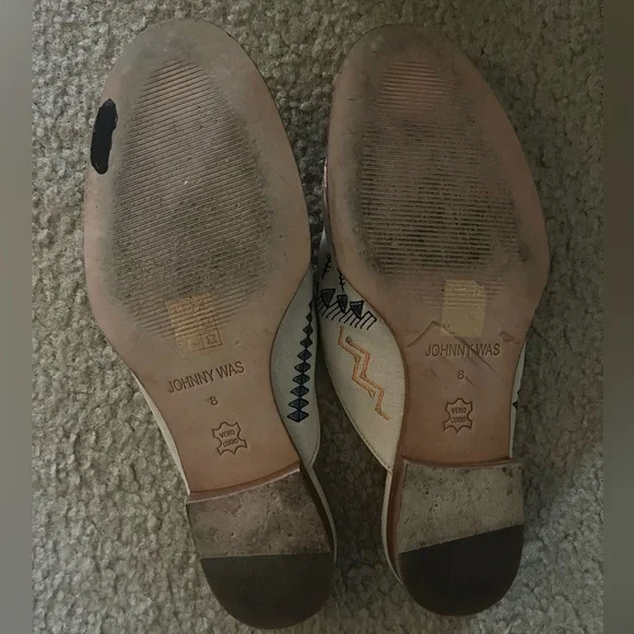 Johnny Was Cream Mules Artistic Design - Picture 4 of 4